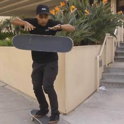 Un chico y dos skateboards - Lamont Holt